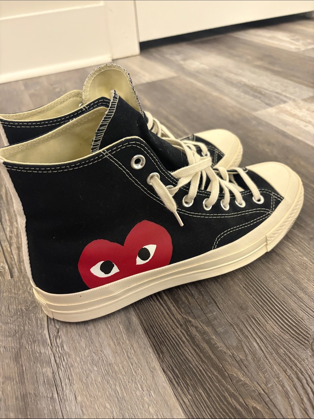 CdG PLAY x Converse Men’s Chuck Taylor All Star Peek-A-Boo High-Top Sneakers - Picture 6 of 7